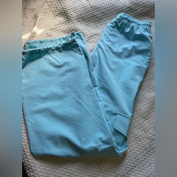 Gilly Hicks Active Fleece-Lined
Cargo Pants - Picture 8 of 10